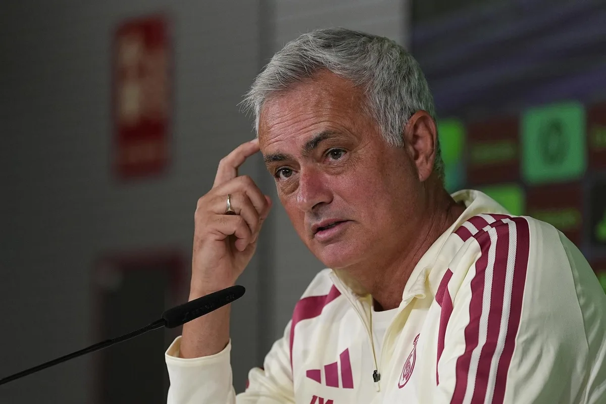 VÍDEO: Mourinho: "El Balón de Oro no es ni del PSG ni de la selección española, está aquí"