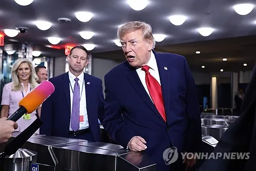 백악관 출입 막더니…트럼프, 유엔서도 CNN 기자에 "취재 안돼"