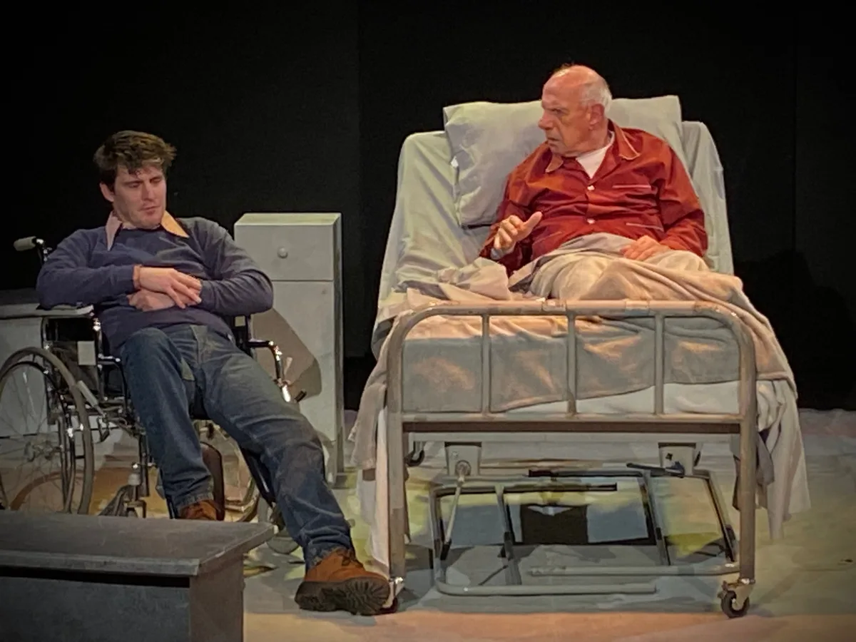 Maldición eterna a quien lea estas páginas: una entrañable adaptación al teatro de la novela de Manuel Puig