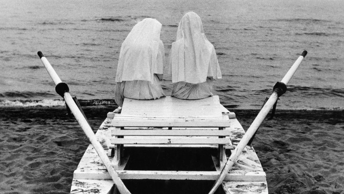In Ligurien: Nonnen ziehen in einen heiligen Strandkrieg