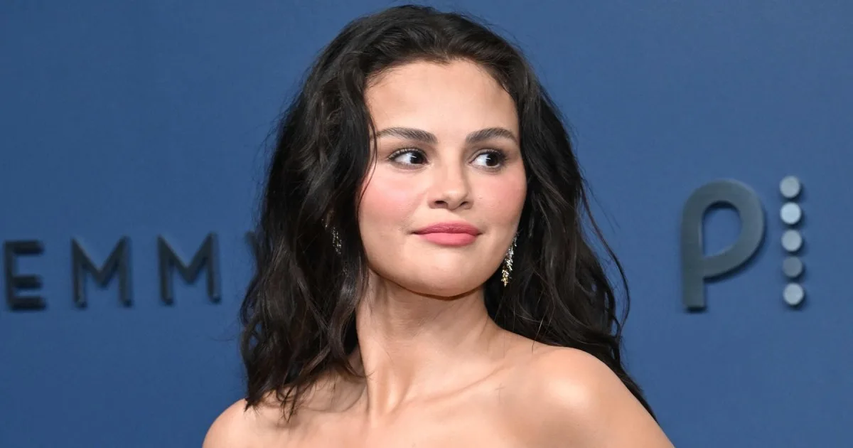 Alerta tendencia: el pelo que Selena Gomez y otras actrices llevaron a los Emmy 2026 y es fácil de replicar