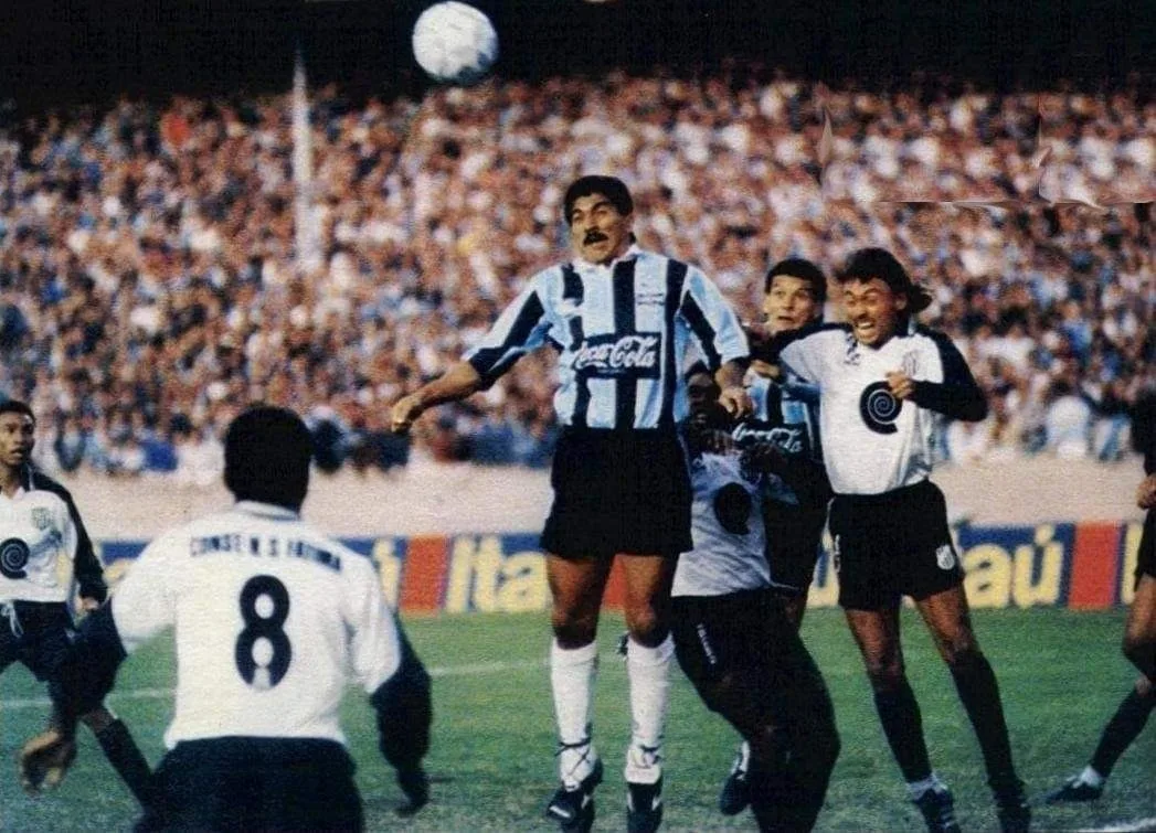 Herói em 1994, ex-atacante indica caminho para o Grêmio vencer o Gre-Nal e pede espírito guerreiro