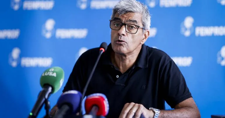 Fenprof quer IGEC a rever pagamento de professores em exames