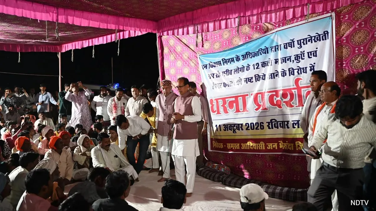 "Limits Of Injustice Crossed": Shivraj Chouhan Joins Protests Against Tribal Home Demolitions