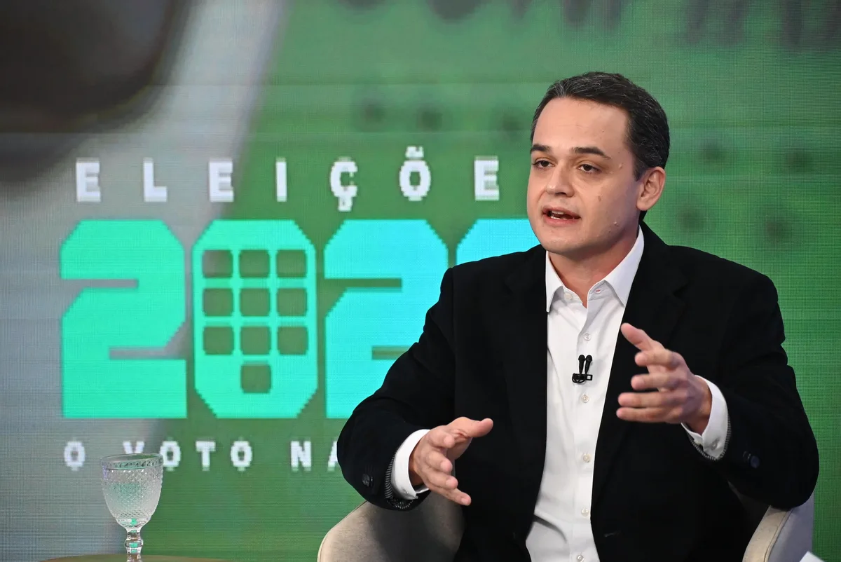 Escala 6×1, vacinação e parceria com o PL: veja os destaques de entrevista com Lorenzo Pazolini