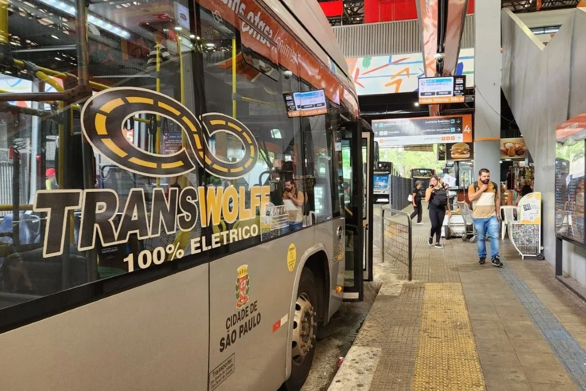 Quais são as 12 empresas de ônibus da capital suspeitas de elo com PCC