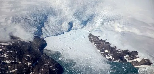 Antarktis und Grönland: Die großen Eisschilde der Erde haben seit 1979 mehr als elf Billionen Tonnen verloren