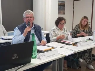 Affaire de la « fausse facture » : l’ancien maire de Grand-Champ Yves Bleuven condamné par la Cour des comptes