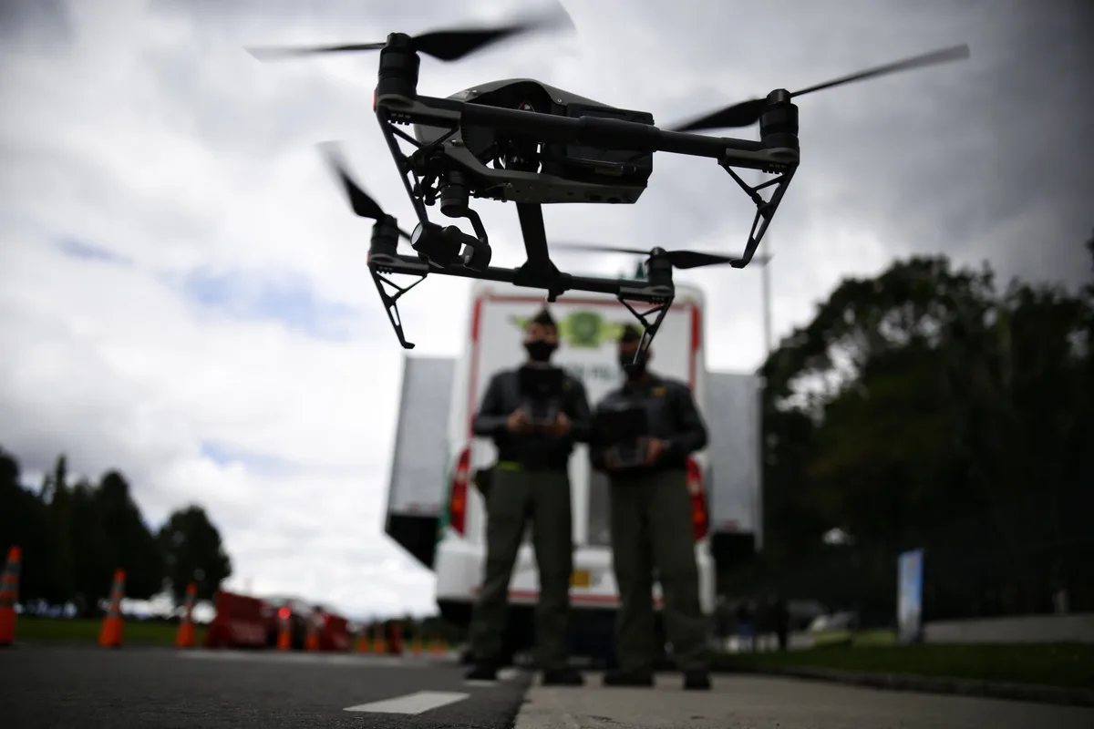 Drones y aeronaves refuerzan lucha contra incendios en Colombia por aumento de alertas