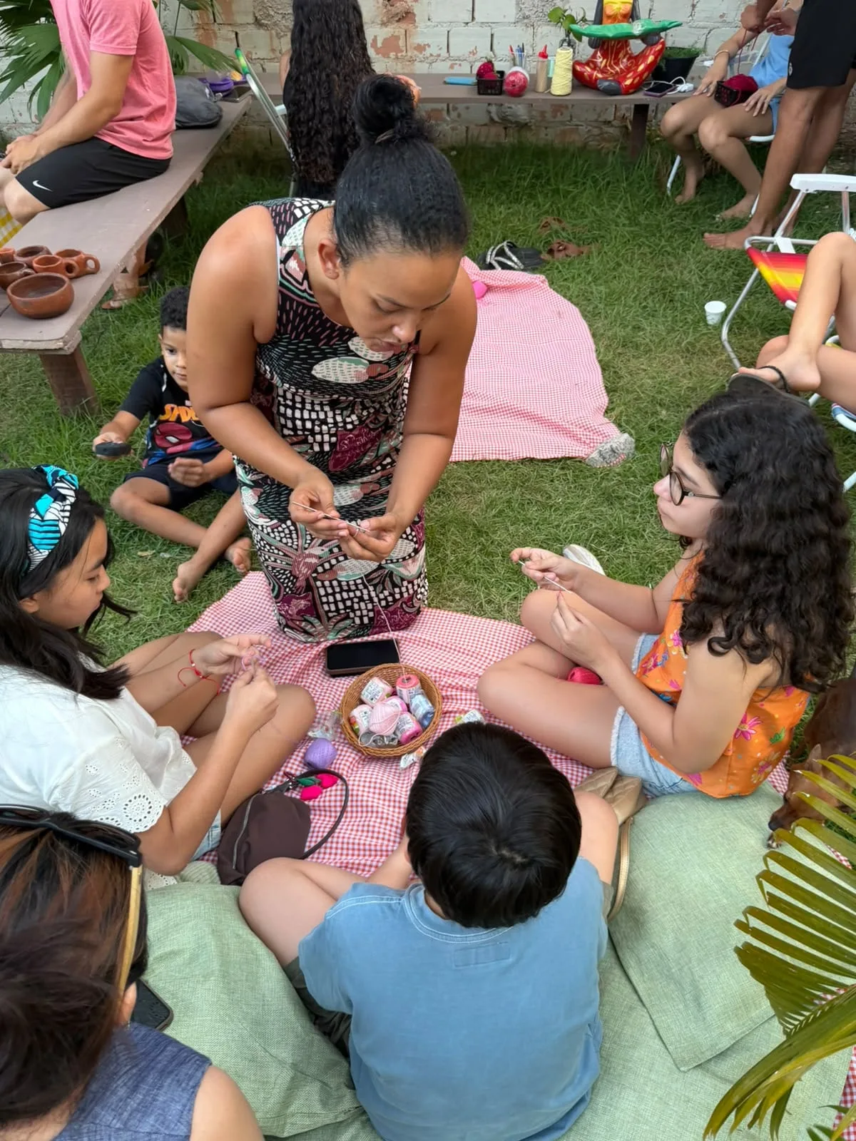 Encontro reúne crochê, música e troca de saberes na Praça Airton Senna