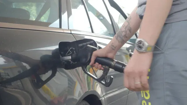Gasóleo supera pela primeira vez os seis dólares por galão nos EUA