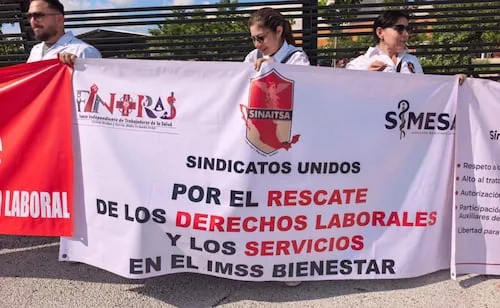 Trabajadores del Hospital O’Horán bloquean periférico de Mérida; continúan exigiendo mejores condiciones laborales