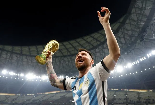 Lionel Messi prend sa retraite internationale, la presse argentine lui offre un “merci éternel”