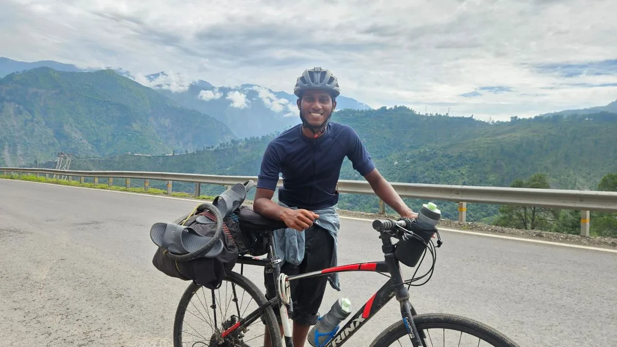 Kozhikode teen cycles to Kashmir in 42 days