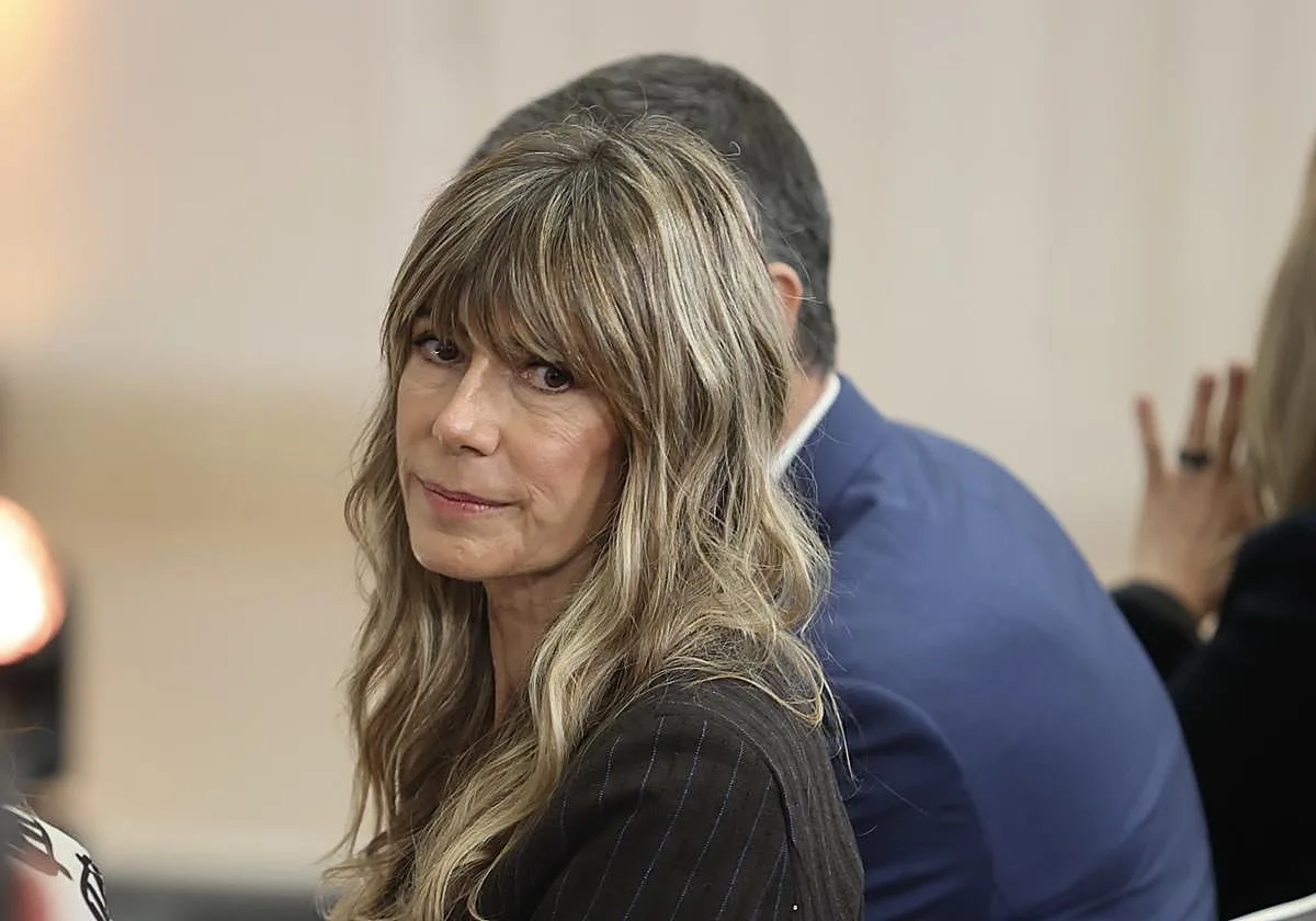 El PSOE mantiene la incógnita sobre si Begoña Gómez irá a la lista para las elecciones del 29N