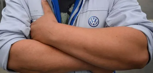 Volkswagen: VW-Chef Oliver Blume stellt Umbaupläne in Wolfsburg, Emden und Zwickau vor