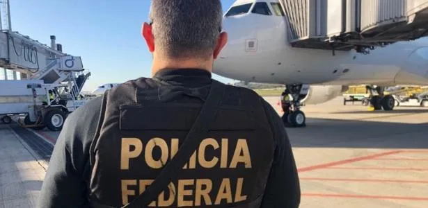 Brincadeira com 'bomba' faz PF retirar quatro passageiros de voo no PR