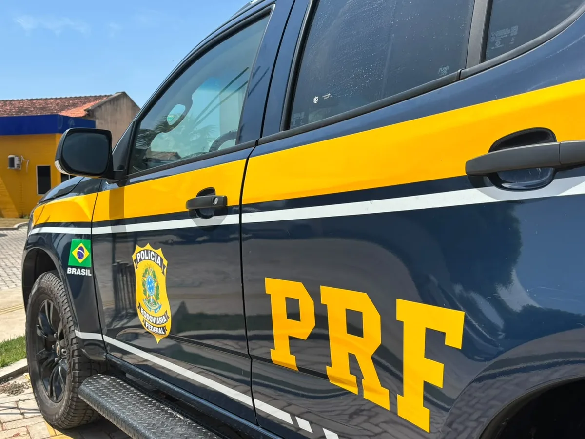 Homem sofre acidente na BR-156, tenta se passar pelo pai e acaba preso pela PRF no AP