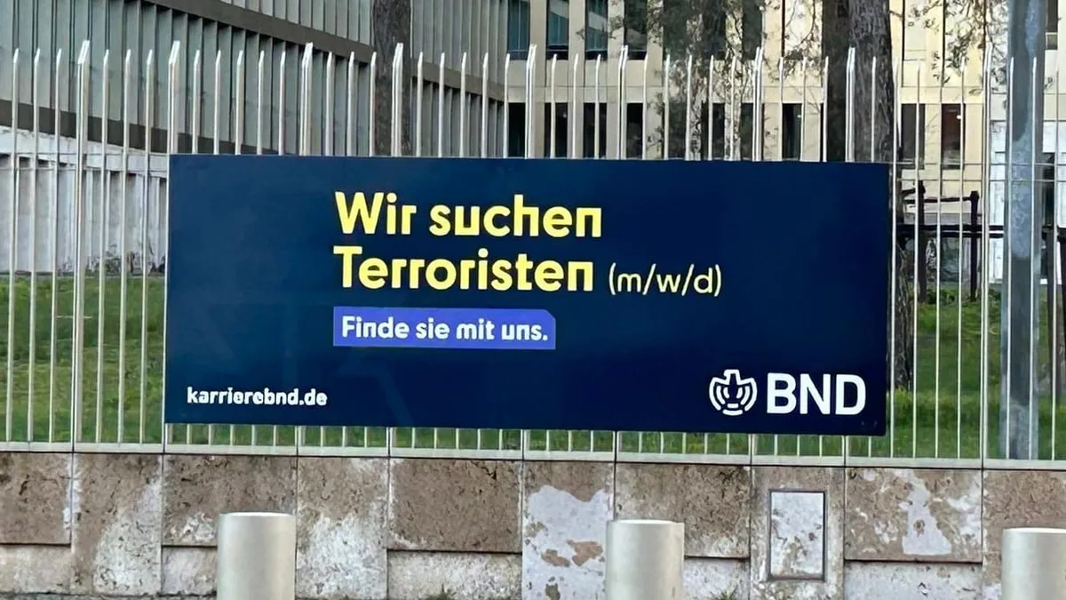 Beste Werbe-Kampagne - BND gewinnt 2,5 Mio. Euro mit Terroristen-Plakat