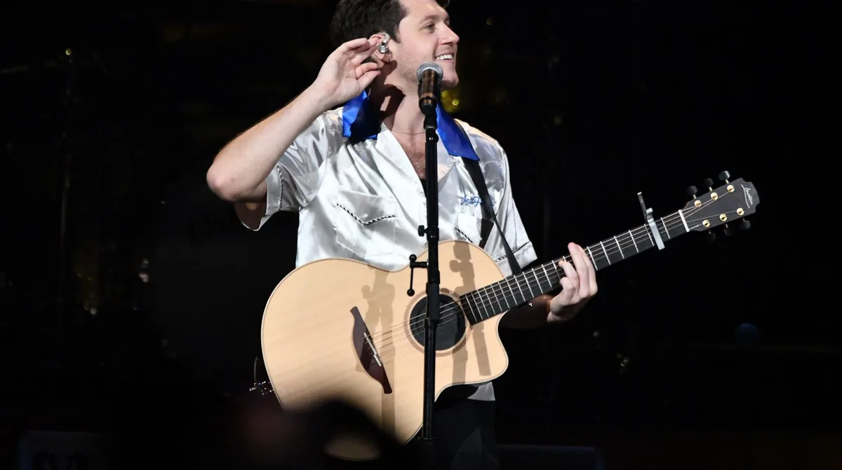 Niall Horan Honors Liam Payne by Playing Late One Direction Bandmate’s Voice Onstage for ‘End of an Era’