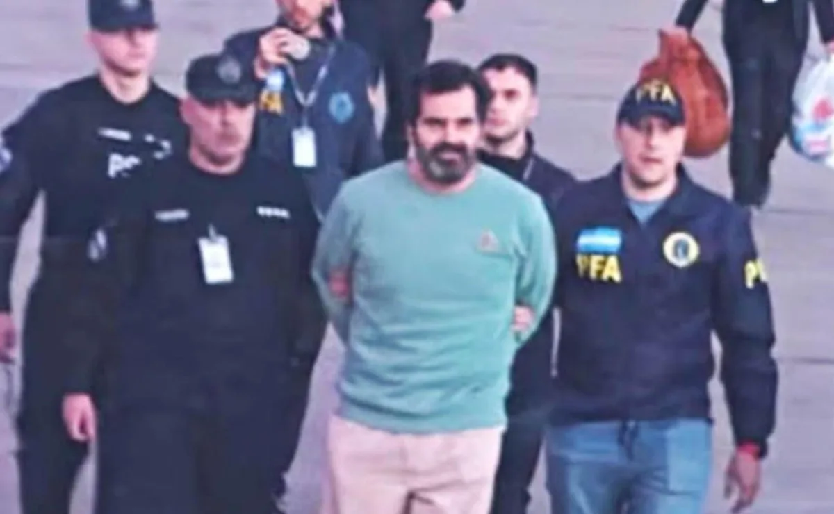 Farías Laguna hablando con la DEA y el FBI