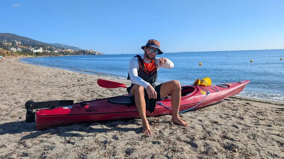 "Rame et tais-toi" : David Salerno se lance dans un tour de Corse en canoë-kayak pour faire avancer l'inclusion