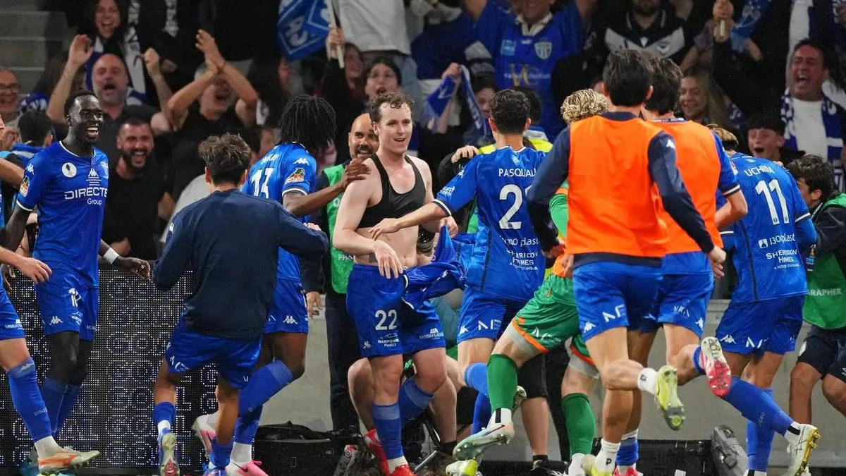 South Melbourne stun Victory to claim Australia Cup