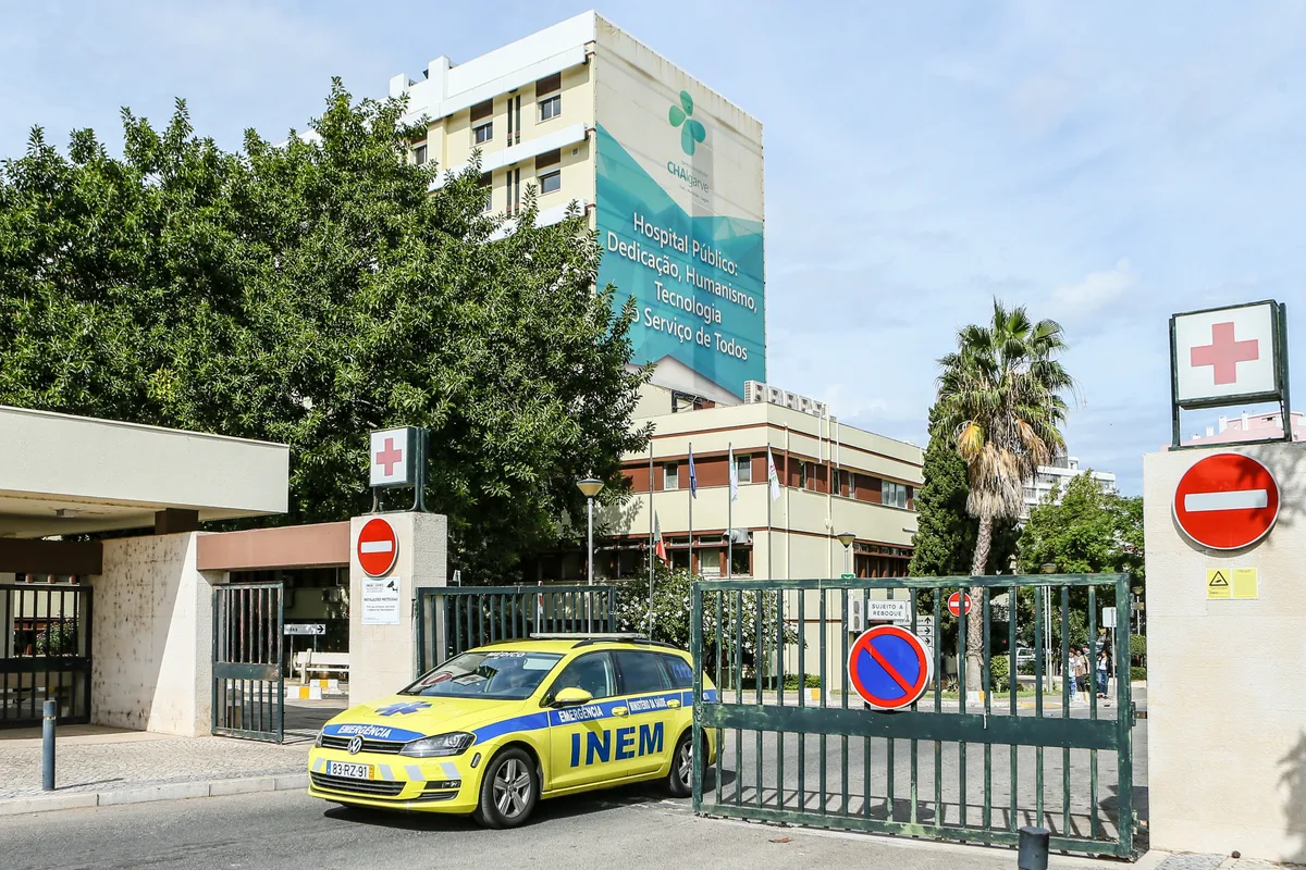 ULS do Algarve nega tempos de espera em Faro e Portimão divulgados pelo SNS