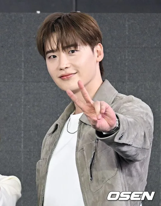 [사진]이종석 '브이'