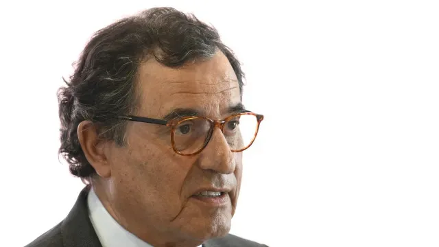 Governo decidiu deixar que famílias "resolvam onde gastar" os 800 milhões