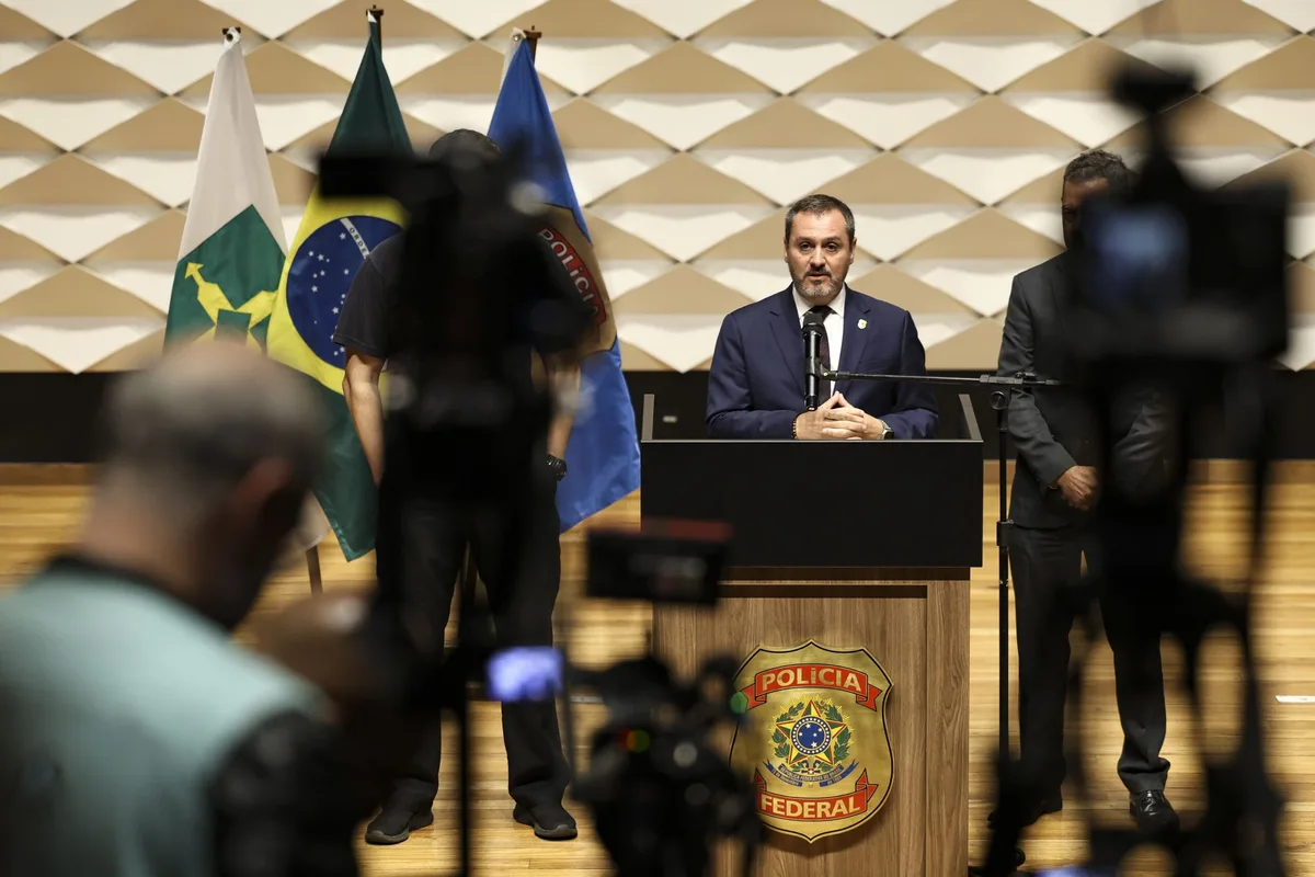 Vorcaro tratou com Fábio Faria de convite a diretor da PF para evento em Londres