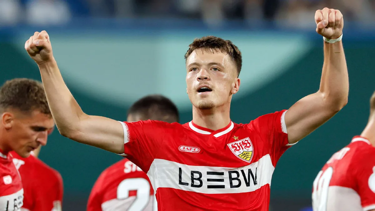 Knallt er sich so zu Klopp? - Traumstart für neuen Stuttgart-Star