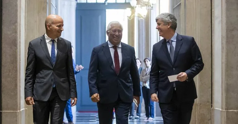 Centeno pediu a Costa para sair de Finanças e reformar Saúde