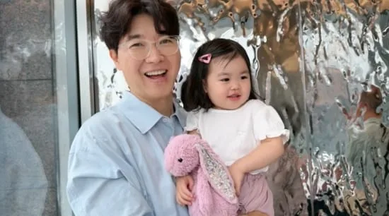 ‘김다예♥’ 박수홍, 22개월 딸 교육 엄청나네..영어·미술·축구까지(행복해다홍)