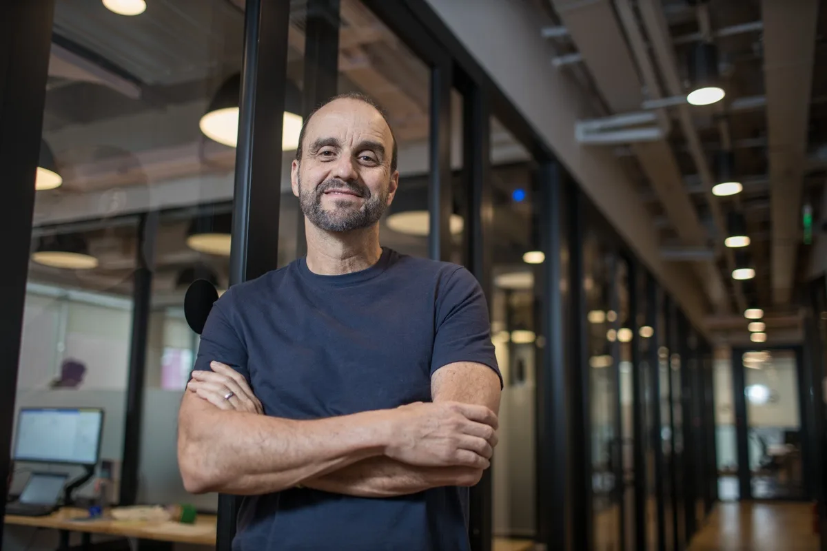 IA já conduz 93% das negociações de dívidas sem atendente humano, diz fintech