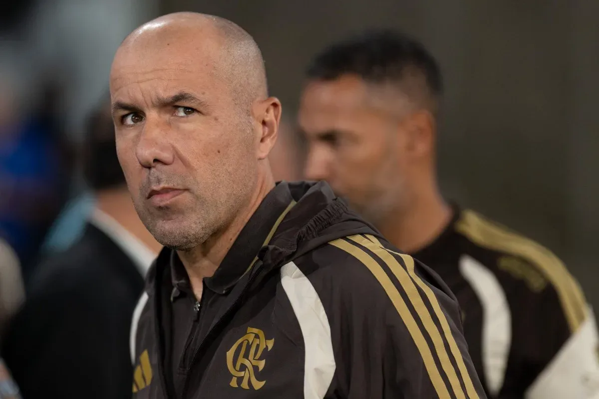 Flamengo e Leonardo Jardim são punidos pela Conmebol após duelo com Del Valle