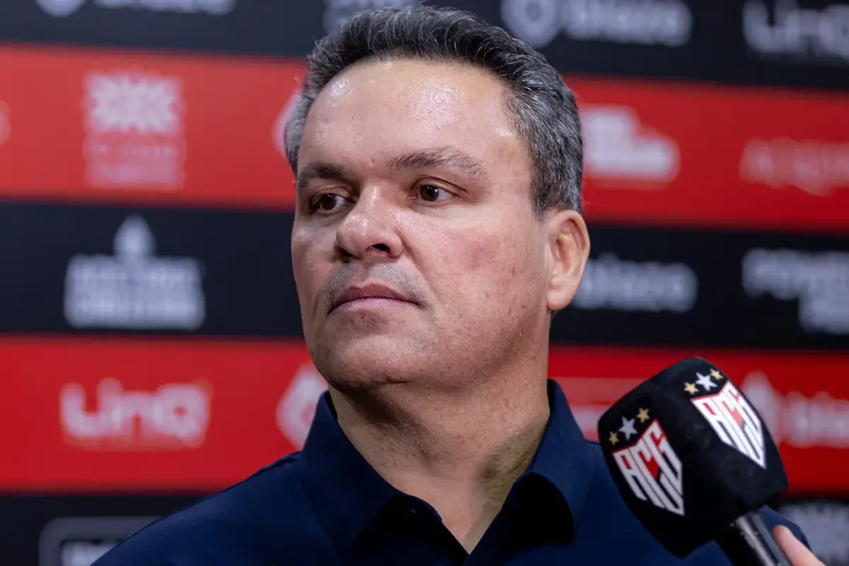 Adson minimiza derrota no clássico para o Vila Nova: “não tem desespero”