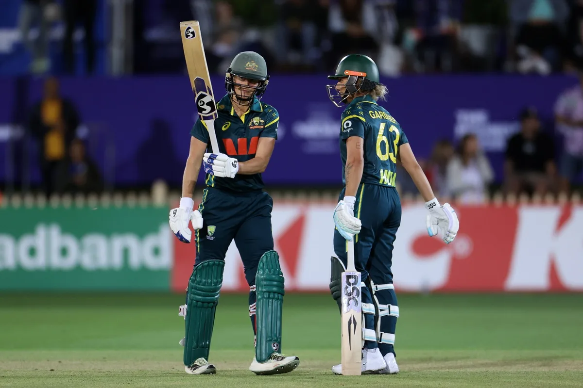 Perry powers nervy Australia to 1-0 lead