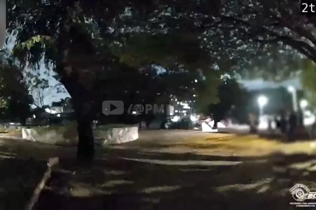 Homem é preso após adolescente fazer sinal universal de socorro para PMs