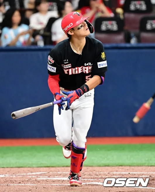 KIA 최초 3할-40홈런-100타점-100득점 정조준...김도영 또 MVP? 오스틴에 물어야 한다
