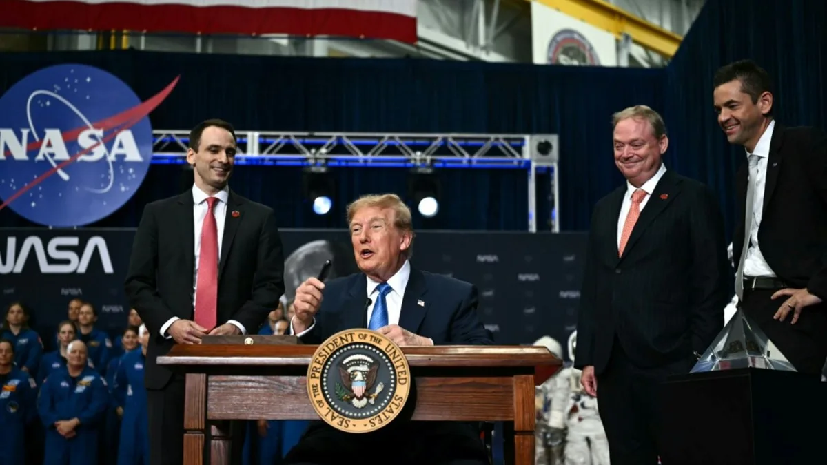 Trump kündigt neue Weltraum-Akademie an und zeichnet Artemis-2-Crew aus