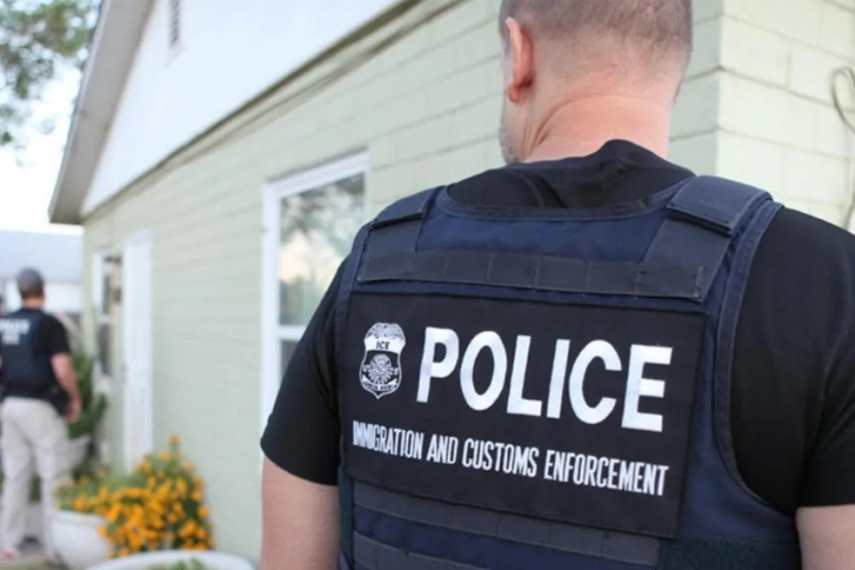 Avanza el ICE: detienen a una abuela con green card desde 2013 tras pasar siete meses en su país