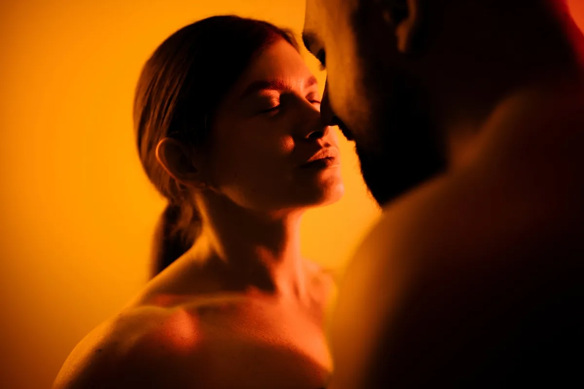 Ousadia e alegria na cama: 12 posições para quem é criativo inovar no sexo