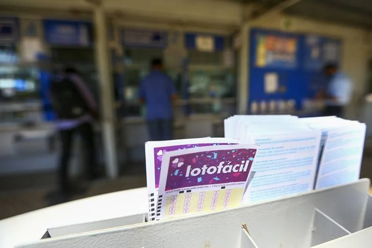 Aposta simples leva R$ 1,2 milhão da Lotofácil 3777. Veja resultado