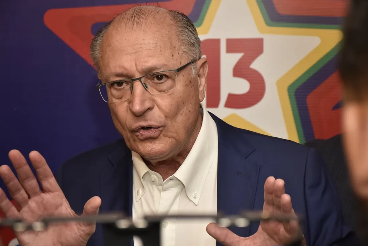 Em Salvador, Alckmin celebra fim da escala 6x1: "Respeito"