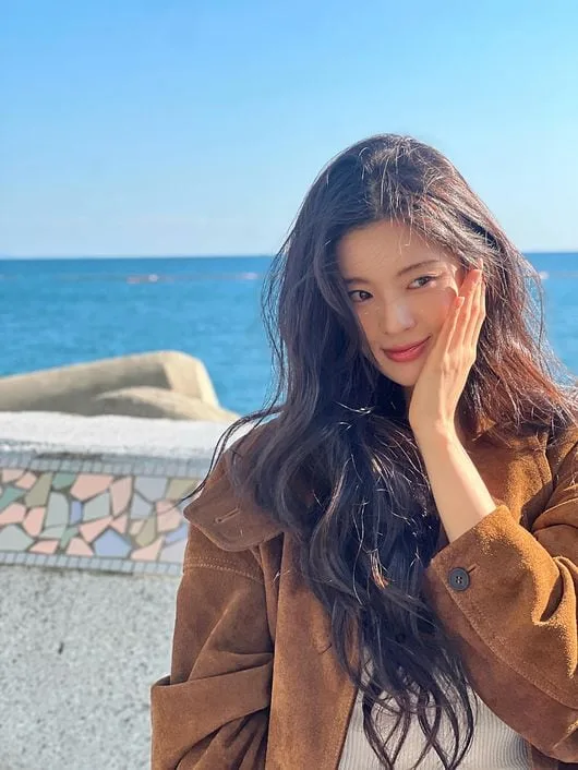 ♥이광수가 반한 이유 있었네…이선빈, 푸른 바다 압도한 '여신 비주얼'