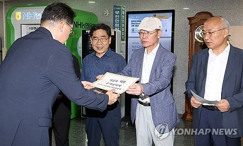 5·18 단체, 이진숙 의원실 2차 방문 예고…"스스로 사퇴해야"
