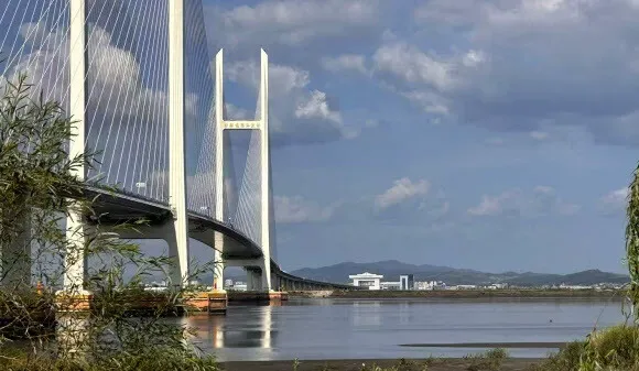 [단독] “신압록강대교 10월6일 개통 준비중”…북한 자신감과 중국 주도권이 만났다