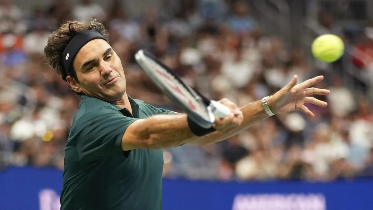 Roger Federer celebrated upon his return to the U.S. Open for an exhibition against Andy Roddick