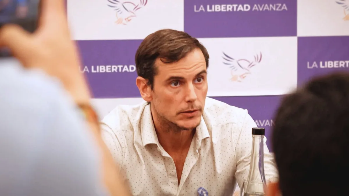 El ex tenista Hartfield volvió a defender el recorte en los clubes: “Confundir una beca con un subsidio es de burro”